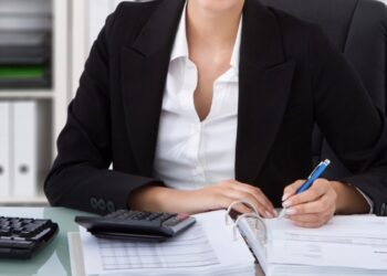 Επίθεση με μολότοφ στο 2ο Λύκειο Μοσχάτου! 8 συλλήψεις ανηλίκων