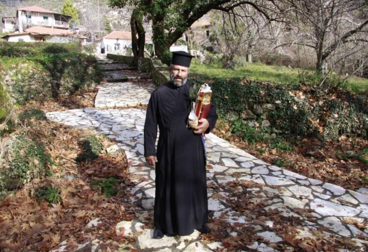 Θρήνος για τον 55χρονο Ιερέα πατήρ Φίλιππο Πέτρου που ”Έφυγε” με τραγικό τρόπο[Φωτογραφίες]