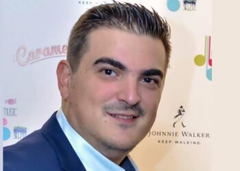 ”Πάγωσαν” στη Λάρισα: ”Έφυγε” ξαφνικά την ώρα που έτρωγε με φίλους στα 43 του χρόνια ο πρώην πρόεδρος της ΟΝΝΕΔ Αντώνης Μαγγλάρης