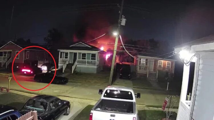 Τραγωδία με Τρία αδελφάκια νεκpά – Κάλεσε την Αστυνομία γιατί ο πρώην άντρας της απειλούσε να βάλει φωτιά το σπίτι (video)