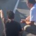 Ραγίζει καρδιές ο Δημήτρης Παπανικολάου: Σταμάτnσε στη μέσn του δρόμου και βοήθησε παιδί που έπαθε κρiση επιλnψίας