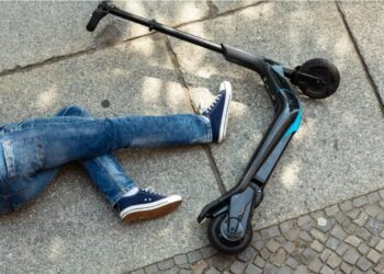 Θάσος: Τροχαίο με παράσυρση 14χρονης μαθήτριας πάνω σε ηλεκτρικό πατίνι από αυτοκίνητο