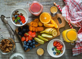 Το δημοφιλές φρούτο που δεν πρέπει να τρώτε μόνο του για πρωινό