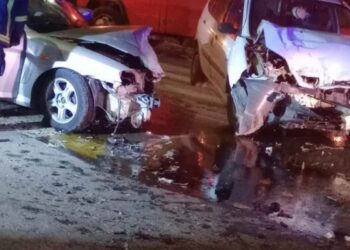 Σύγκρουση 2 αυτοκινήτων στη Φλώρινα: Ανασύρθηκαν δύο άτομα χωρίς τις αισθήσεις τους