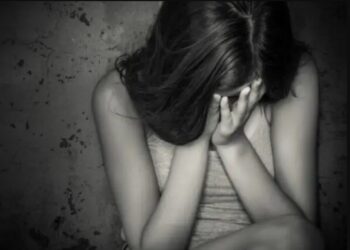 Θεσσαλονίκη: «Η Μάνα σας είναι π…ρνη και ζείτε σε οίκο ανοχής» – Πατέρας έστελνε στην 12χρονη κόρη του πορνογρaφικά βίντεο δήθεν με τη μητέρα της