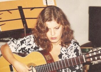 Πέθανε η Στέλλα Κυπραίου, κιθαρίστρια του Μάνου Χατζιδάκι (φωτο, video)