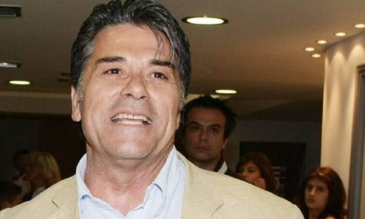 Εμφανίστηκε 12 χρόνια μετά: Έτσι είναι στα 74 ο αγρότης Πάνος Μιχαλόπουλος, άκρως γυμνασμένος με άσπρα μαλλιά