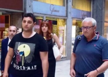 Έσφaξε με 57 μαχαιpιές την κοπέλα του – Δικαστήριο τον έβγαλε από την φυλακή μέσα σε 1 χρόνο για τον πιο εξοργιστικό λόγο