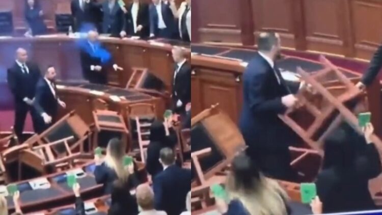 Χάος στην Αλβανία: Βουλευτές της αντιπολίτευσης πέταξαν καπνογόνα και καρέκλες μέσα στο κοινοβούλιο (video)