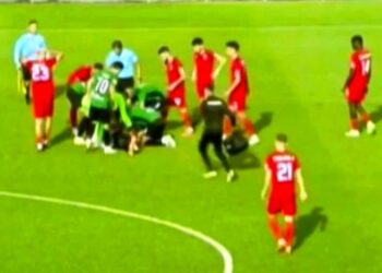 Τραγωδία στην Αλβανία: Ποδοσφαιριστής κατέρρευσε στο γήπεδο και έφυγε από τη ζωή (video)