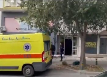 Έκρηξη σε διαμέρισμα: Νεκρός 40χρονος, εκσφενδονίστηκε από τον τρίτο όροφο (video)