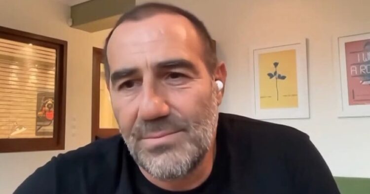 Συγκινημένος ο Αντώνης Κανάκης: «Δίνω τα πάντα για να δω τον μπαμπά μου να αγκαλιάζει τα παιδιά μου κι ας μην τον αγκαλιάσω εγώ»