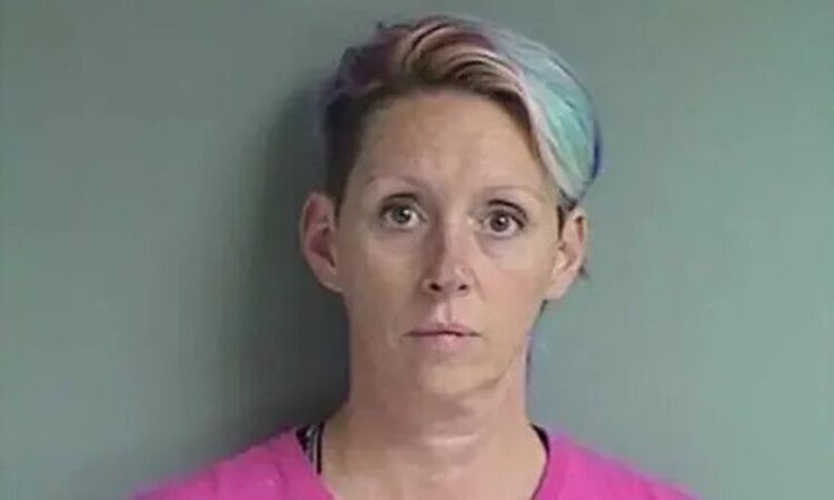 44χρονη έδωσε όπλο στην 72χρονη μητέρα της με άνοια για να αυτοκτονήσει