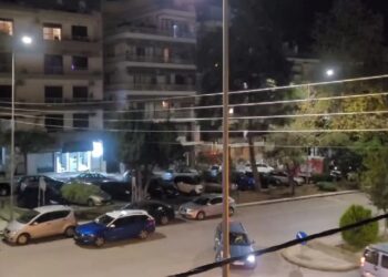 Καλαμαριά: Βλάβη στον ηλεκτροφωτισμό μετέτρεψε γειτονιά σε ντίσκο