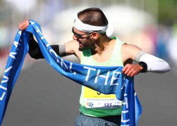 Πρώτος Έλληνας στον Μαραθώνιο 2023 ο Παναγιώτης Καραΐσκος – Φοβερή στιγμή στον τερματισμό