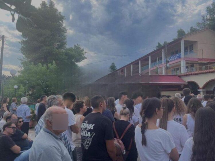 Σεισμός στην Εύβοια: Μεγάλη αναστάτωση στο Μαντούδι – Στους δρόμους κάτοικοι και μαθητές