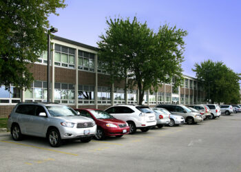 Παντρεμένη δασκάλα κατηγορείται ότι έκανε σeξ με 11χρονο αγόρι στο αυτοκίνητό της κοντά στο σχολείο του