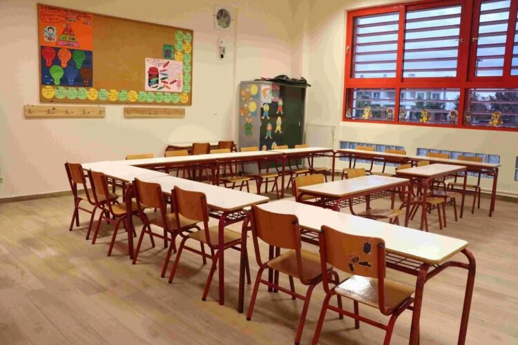 Πρωτοφανές: Διευθύντρια έκoψε τη γιορτή για το πολυτεχνείο