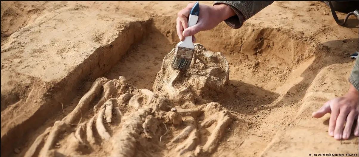 τάφος οστά αρχαιολόγοι