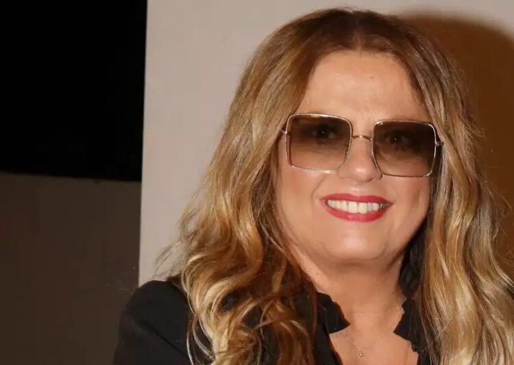 Η Ελένη Τσαλιγοπούλου για πρώτη φορά χωρίς γυαλιά ηλίου αποκαλύπτει το πρόβλημα υγείας