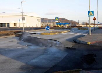 Ισλανδία: Έτοιμο να εκραγεί το ηφαίστειο – Άδειες οι πόλεις – O απόκοσμος ήχος (φωτο, video)