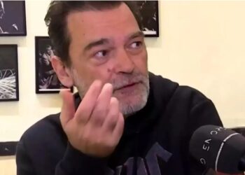 Κωνσταντίνος Καζάκος: «Έγινε καταγγελία και πήγε η αστυνομία και τον συνέλαβε στο σχολείο»