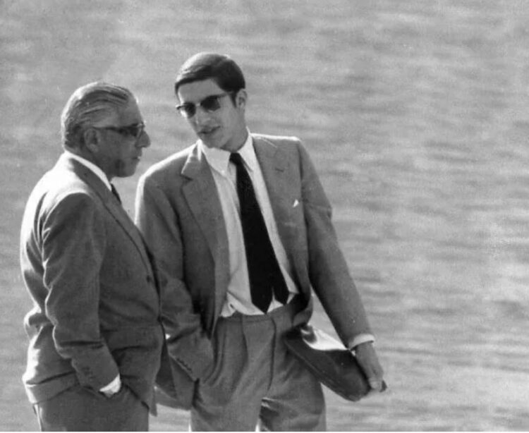 «Ο Αλέξανδρος Ωνάσης ήταν ταριχευμένος, 15 χρόνια μετά ήταν μέσα στον τάφο σαν ζωντανός, είχε μουμιοποιηθεί»