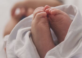 Οικογενειακή τραγωδία: Νεκρό βρέφος 12 μηνών, σε κατάσταση σοκ οι γονείς – Δυστυχώς δεν μπόρεσαν να το σώσουν