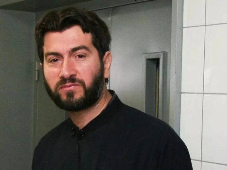 Ομολογία που ανατρέπει τα πάντα για τον πατέρα Αντώνιο: «Είπα ψέματα, ποτέ δε με πείραξε, μου έχει φερθεί σαν πατέρας»