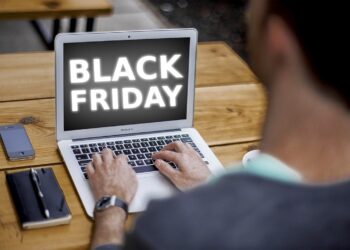 Τι αγόρασαν οι Έλληνες στο Black Friday – Τα top10 προϊόντα στο Skroutz