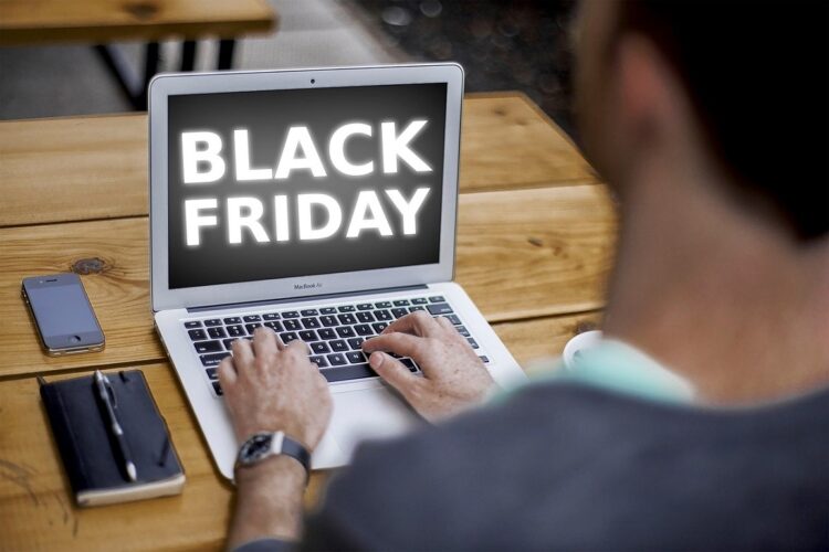 Τι αγόρασαν οι Έλληνες στο Black Friday – Τα top10 προϊόντα στο Skroutz