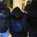 «Έκανε ένα λάθος, πρέπει να τον κρεμάσουμε;» λέει ο πατέρας του 18χρονου που πέταξε τη φωτοβολίδα στου Ρέντη