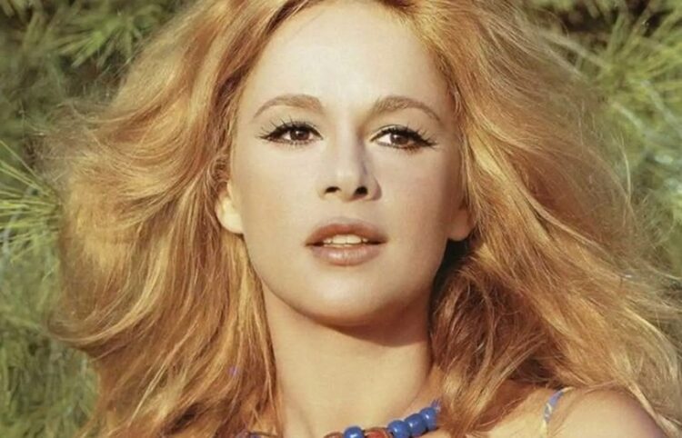 «Η Αλίκη Βουγιουκλάκη μας υποδέχθηκε με μία σομόν ρόμπα, μας έπεσε το σαγόνι»