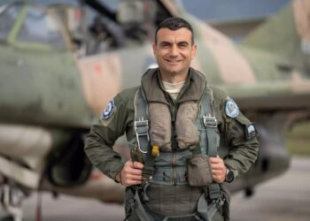 Θρήνος για τον επισμηναγό Επαμεινώνδα Κωστέα που σκοτώθηκε – Ήταν η τελευταία πτήση του με τα T-2 (φωτο, video)