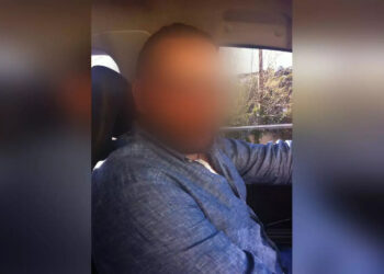 Αuτός είναι ο κομμωτής που είχε βάλει κάμερες στις τοuαλέτες γuναικών στα Βριλήσσια