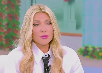 Αγγελική Ηλιάδη: “Το ανακαλύψαμε όταν έμεινα έγκυος στον μικρό και σιγά σιγά μεγάλωνε”