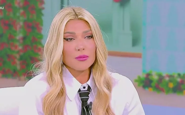 Αγγελική Ηλιάδη: “Το ανακαλύψαμε όταν έμεινα έγκυος στον μικρό και σιγά σιγά μεγάλωνε”