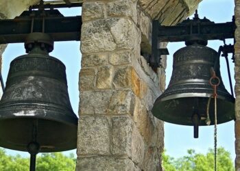 Καλαματιανός πήγε στα δικαστήρια την Εκκλησία για να μη βαράνε συνέχεια οι καμπάνες και κέρδισε