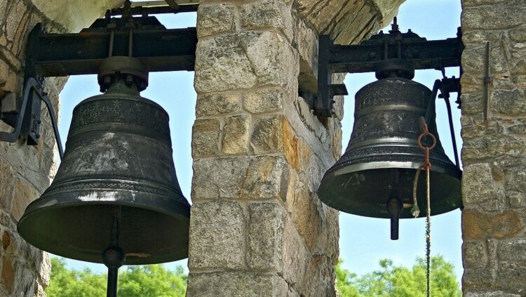 Καλαματιανός πήγε στα δικαστήρια την Εκκλησία για να μη βαράνε συνέχεια οι καμπάνες και κέρδισε