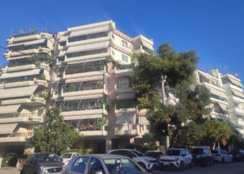 Νέα Σμύρνη: 18χρονος ομολόγησε ότι σκότωσε με ψαλίδι τον 16χρονο αδελφό του