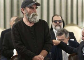 Ο Άλλος Άνθρωπος: «Ό φορέας δεν είχε καν ΑΦΜ, έτσι απέφευγε τη λογοδοσiα», λέει ο Θεόδωρος Φλωράτος