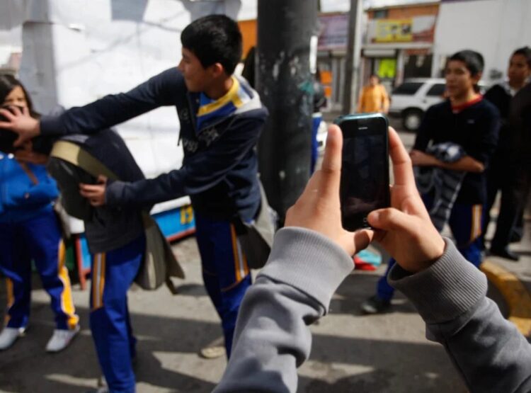 Αγία Παρασκευή: «Απείλησαν ξανά το παιδί», λέει ο πατέρας του 13χρονου – Άφαντη η συμμορία, ενημερώθηκε ο Εισαγγελέας