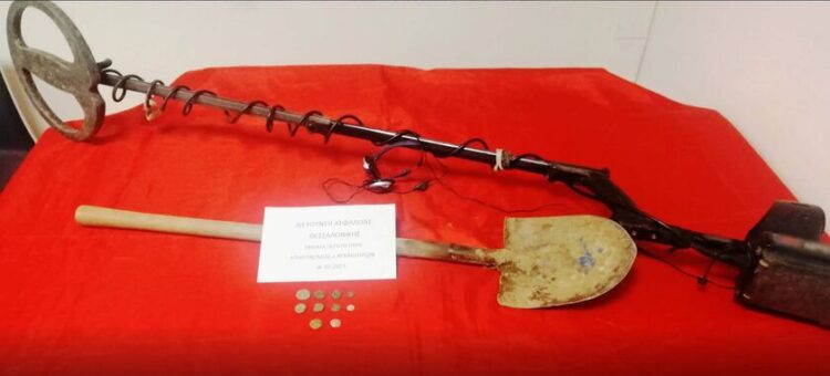 Απίστευτο θράσσος: Έψαχνε για αρχαία με ανιχνευτή μετάλλων μέσα στον αρχαιολογικό χώρο των Φιλίππων!