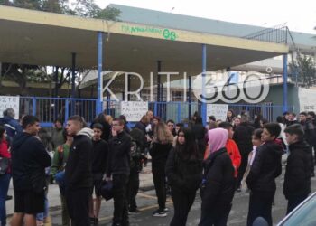Επεισόδιο με λυκειάρχη και μαθητή σε Λύκειο υπό κατάληψη – Ο μαθητής είχε ρίξει κροτίδα