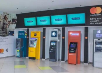 ΑΤΜ: Αλλάζουν οι διατραπεζικές χρεώσεις – Πόσο θα χρεώνει η κάθε τράπεζα