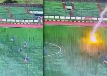 Η σοκαριστική στιγμή που κεραυνός χτυπάει ποδοσφαιριστή και χάνει τις αισθήσεις του – Έφυγε λίγο αργότερα στο νοσοκομείο