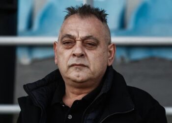 Μάνδρα: Ποιος είναι ο Χρήστος Γιαλιάς που δολοφόνησαν μέσα στο αυτοκίνητό του – Οι πρώτες εικόνες από το σημείο που τον γάζωσαν