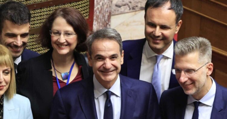 Μητσοτάκης για γάμο ομόφuλων ζευγαριών: «Είμαστε περήφανοι για το νομοσχέδιο»