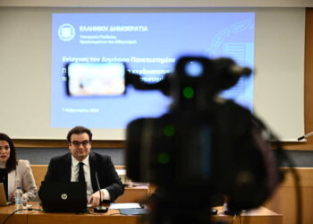 Πιερρακάκης: Με την Ελάχιστη Βάση η εισαγωγή στα ιδιωτικά πανεπιστήμια