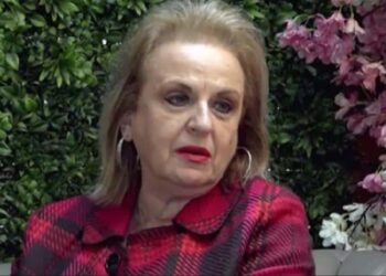 Ματίνα Παγώνη: «Νıώθω όμοpφη, με φλερτάpουν οι άνδρες αλλά δεν είμαι γατοúλα»